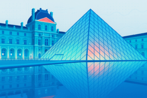 Illustration du musée du Louvre avec la pyramide de verre illuminée se reflétant dans l’eau de nuit.